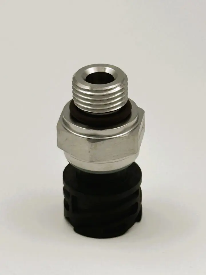 Oil/Fuel Supply Pressure Sensor for Deutz 2.2, 2.9 and 3.6 Engines - Image 2