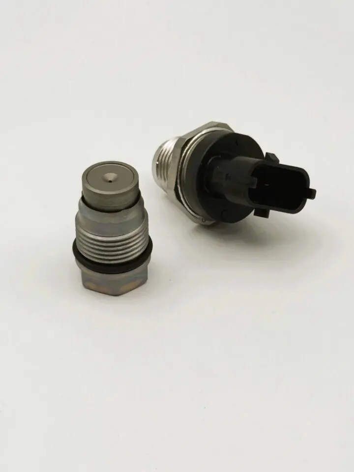 Pressure Relief Valve & Rail Pressure Sensor Kit for Deutz 2.2, 2.9 & 3.6 Engines - Image 2