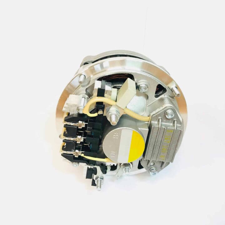 Deutz 1011F / 2011 Alternator - Image 2