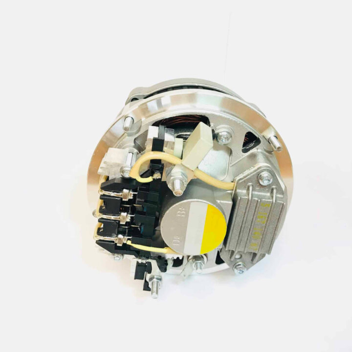 Deutz 1011F / 2011 Alternator - Image 2